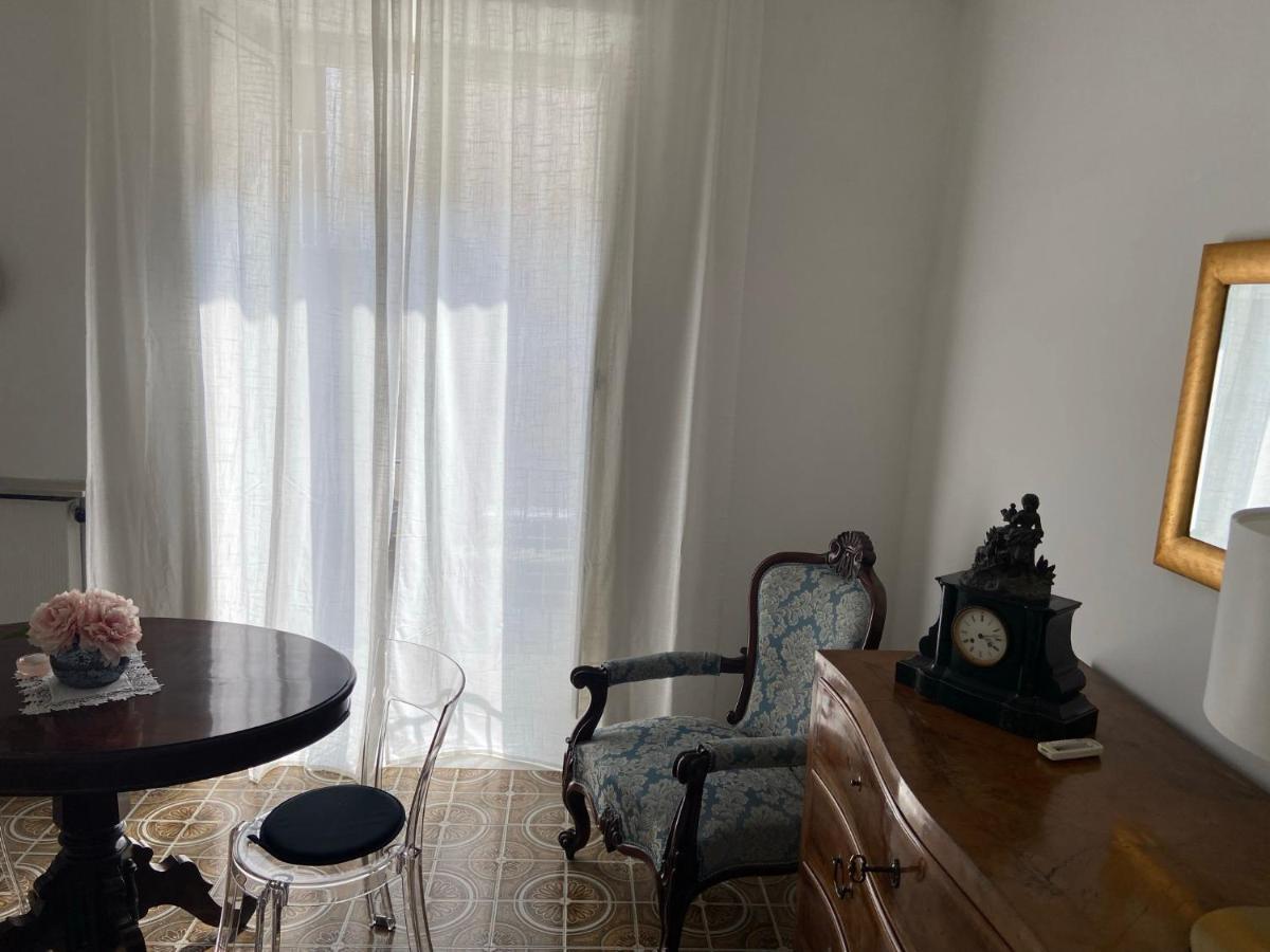 Rooms In San Domenico Maggiore 3 Naples Exterior photo
