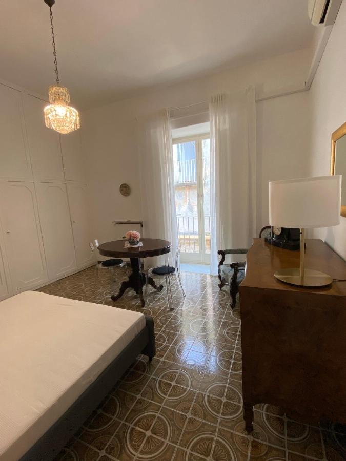 Rooms In San Domenico Maggiore 3 Naples Exterior photo