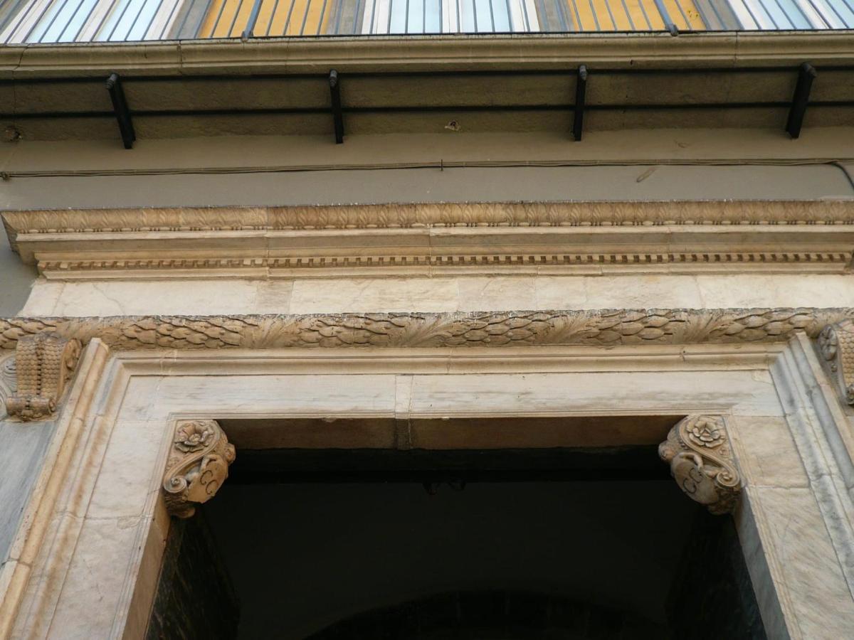 Rooms In San Domenico Maggiore 3 Naples Exterior photo