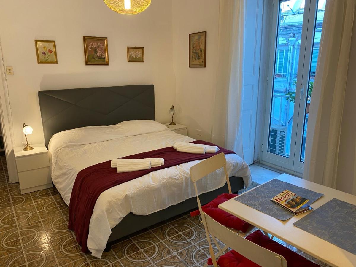 Rooms In San Domenico Maggiore 3 Naples Exterior photo
