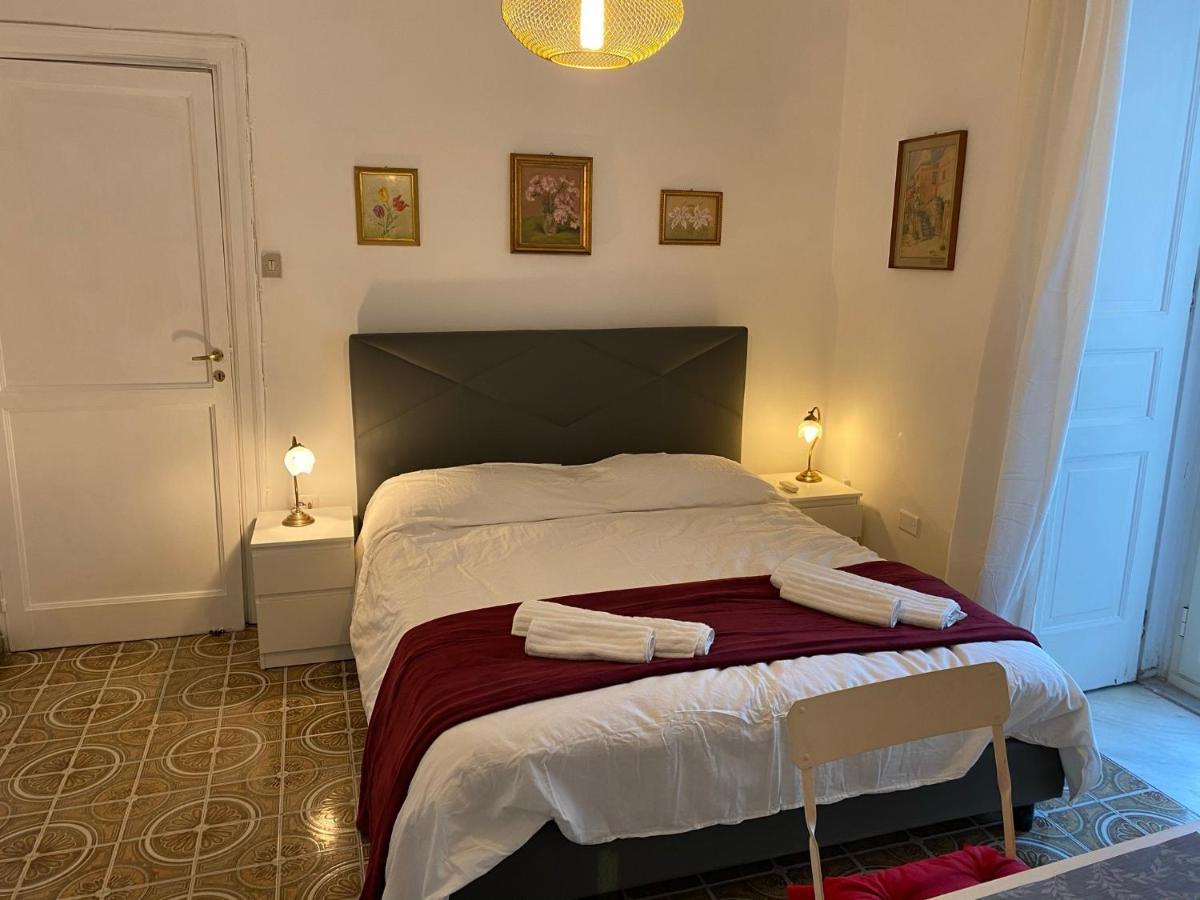 Rooms In San Domenico Maggiore 3 Naples Exterior photo